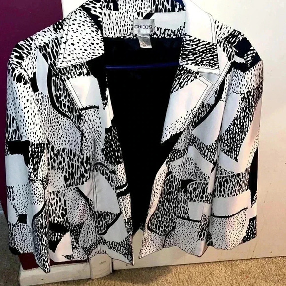 Chico’s White and Black Blazer Size 2 (Medium/Size 12) - Picture 3 of 8